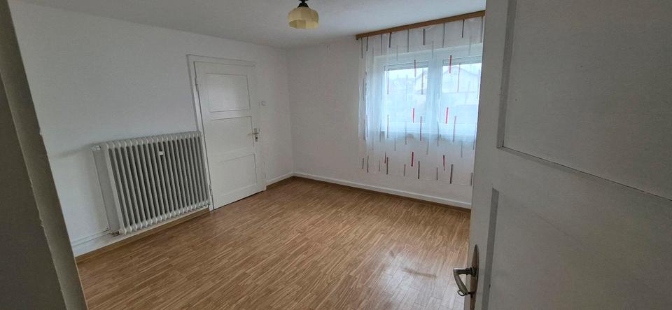 Einfamilienhaus Waldbrunn - 6 Zimmer, 100 m&sup2;, 1.000&euro; | Angebot:25652000