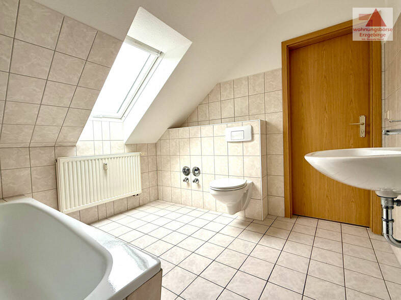 Etagenwohnung Gornsdorf - 2 Zimmer, 60 m&sup2;, 350&euro; | Angebot:25776704