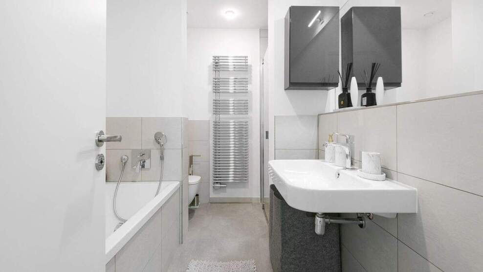 Möblierte Wohnung mit hochwertigsten Möbeln 3 zimmer