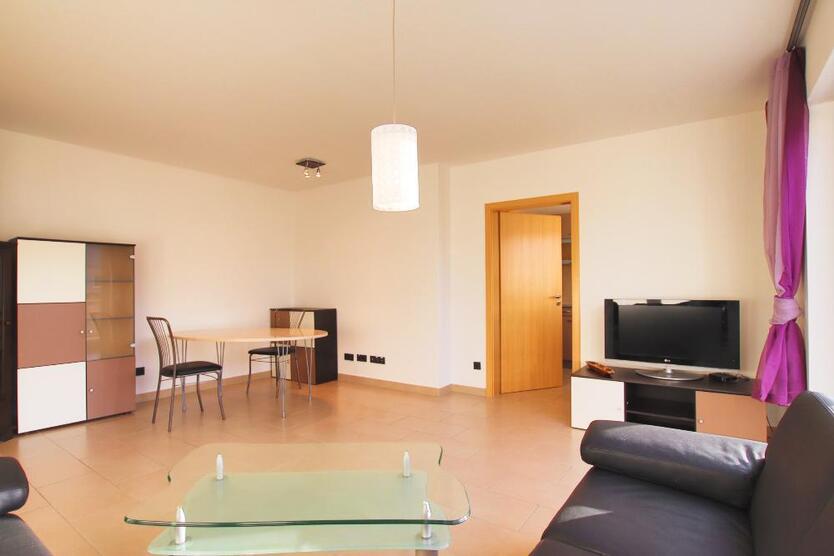 möblierte 2 ZKBB* 5.OG* Aufzug* el. Rolläden* EBK* TG* Westbalkon* Frankfurt-Am Rebstockpark