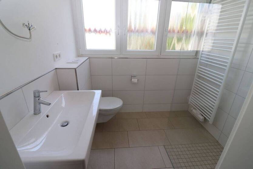 Traumhafte Doppelhaushälfte * Terrasse & kl. Garten * 2 PKW Stellplätze