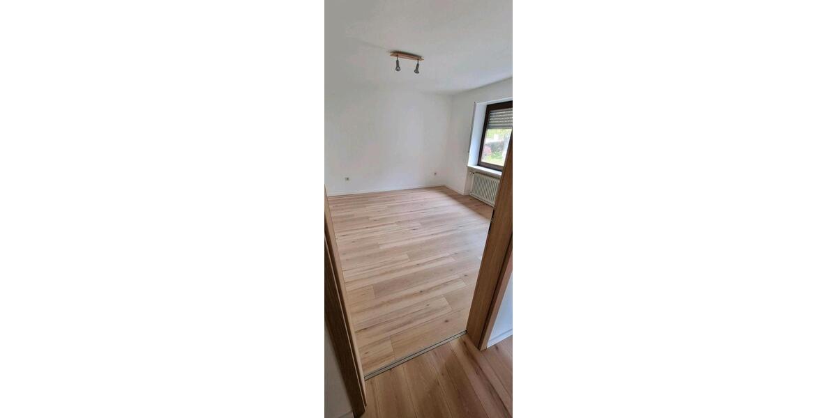 Erdgeschoßwohnung Eggenfelden - 4 Zimmer, 132 m&sup2;, 1.300&euro; | Angebot:26620643