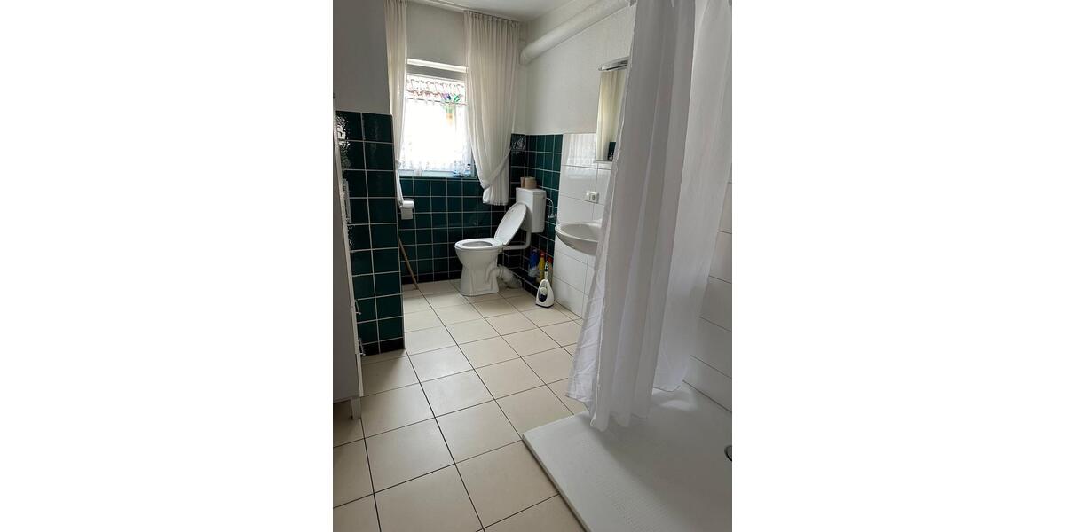 Wohnen auf Zeit Gladenbach - 9 Zimmer, 200 m&sup2;, 18&euro; | Angebot:24245225