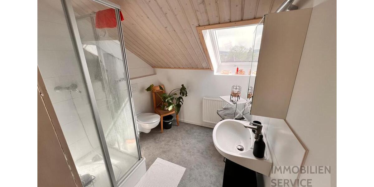 Dachgeschoßwohnung Lemgo - 2.5 Zimmer, 83 m&sup2;, 650&euro; | Angebot:25380347