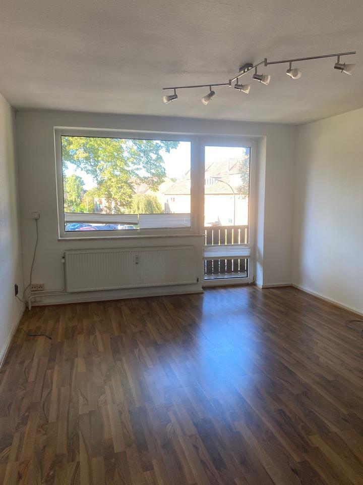 2 Zimmer - Wohnung Frisch Saniert! Mit Balkon