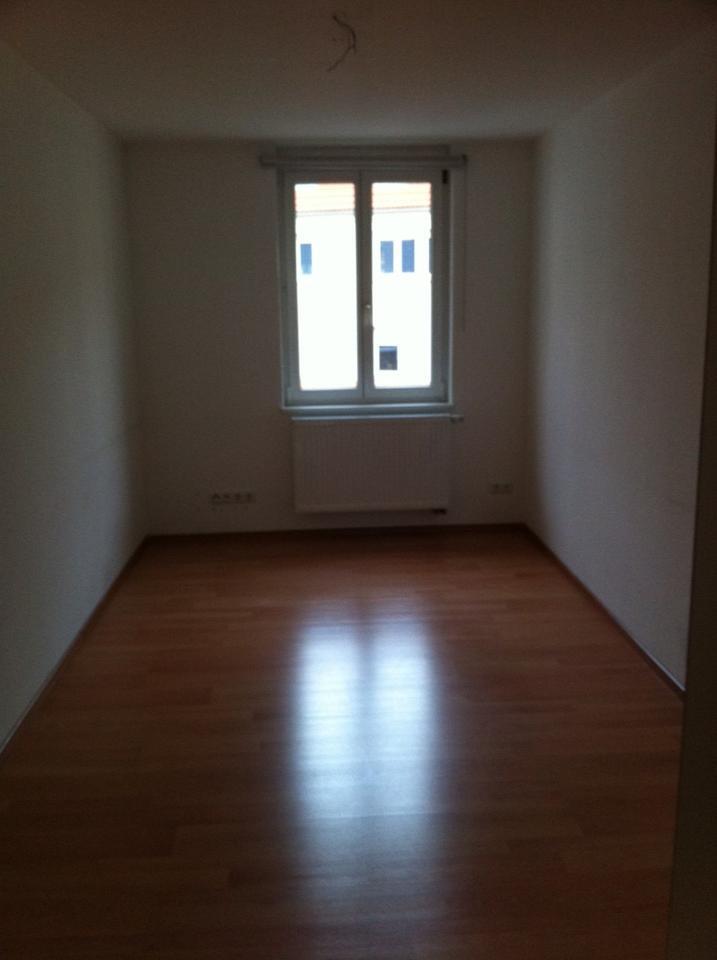 Schöne 3 Zimmer-Wohnung in Wü-City