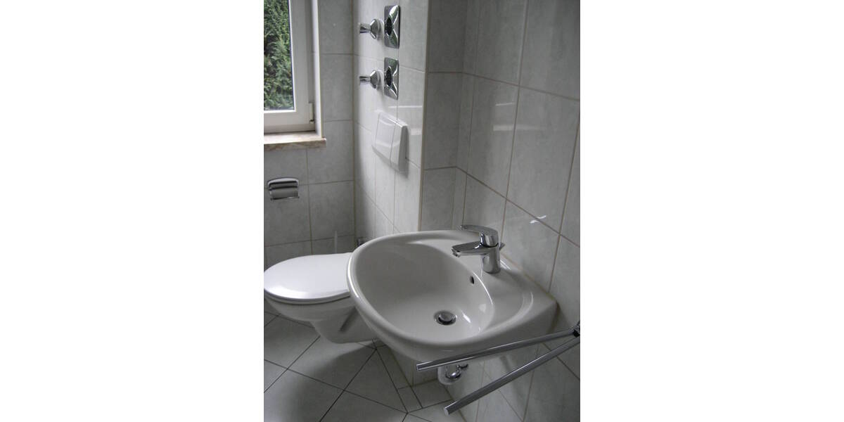 Etagenwohnung Nossen Rhäsa - 3 Zimmer, 74 m&sup2;, 450&euro; | Angebot:26139576