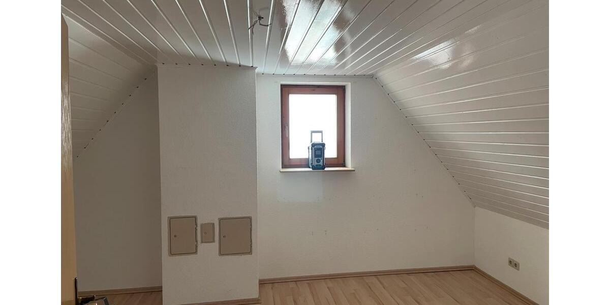 Dachgeschoßwohnung Bräunlingen - 2 Zimmer, 45 m&sup2;, 450&euro; | Angebot:26047557