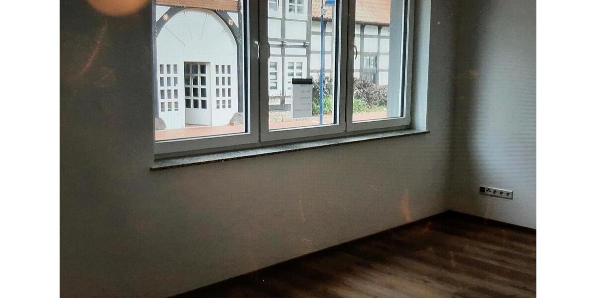 Erdgeschoßwohnung Lage - 2 Zimmer, 103 m&sup2;, 1.090&euro; | Angebot:26582040