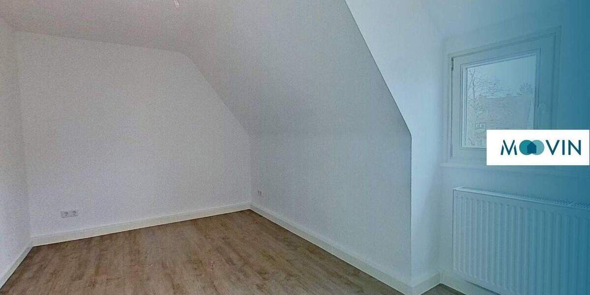 **Renovierte 3-Zimmer-Dachgeschosswohnung mit modernem Duschbad und Wohnküche** 3 zimmer