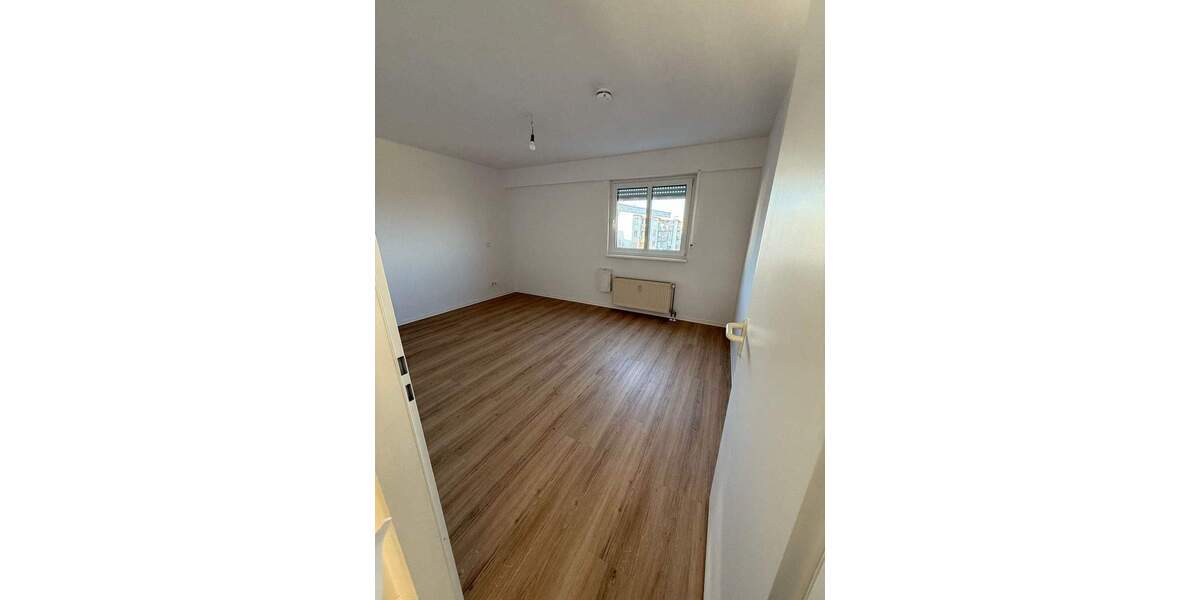 Etagenwohnung Kabelsketal Großkugel - 4 Zimmer, 114 m&sup2;, 805&euro; | Angebot:25998345