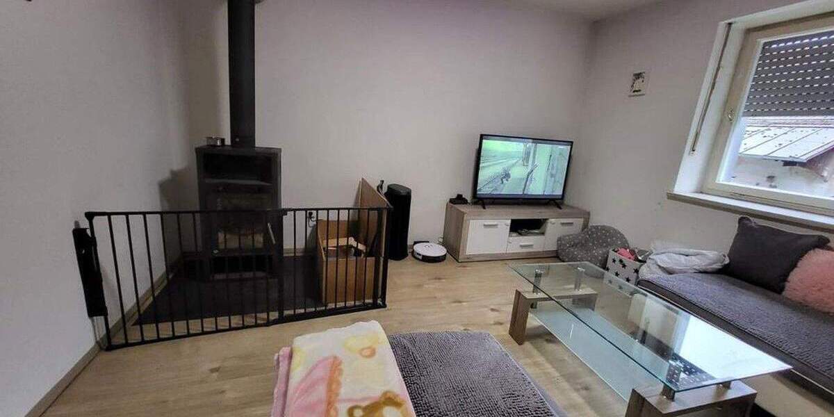 Etagenwohnung Erdweg - 2 Zimmer, 50 m&sup2;, 420&euro; | Angebot:25277569