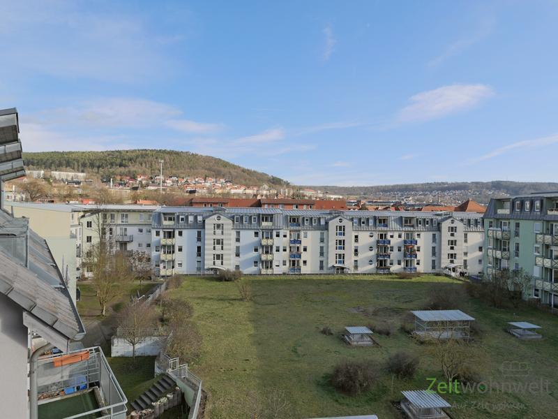 (12536_74) MGN: sonnige Dachwohnung mit 2 Balkons in der Heimstraße, Hausmeisterdienste inklusive, EBK mgl. 3 zimmer