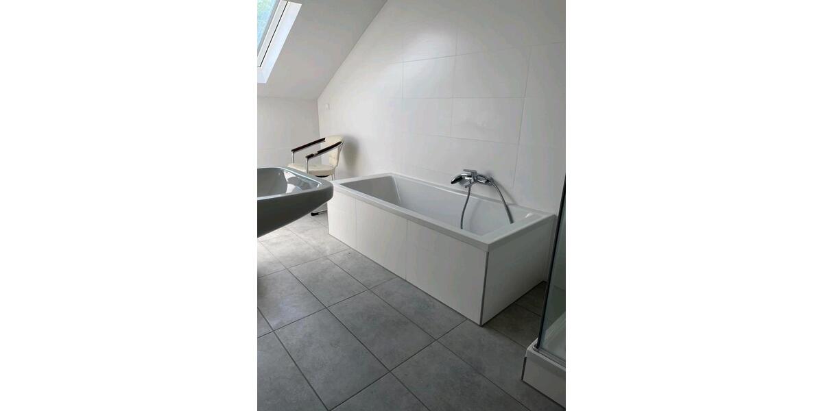 Dachgeschoßwohnung Wölfersheim - 4 Zimmer, 85 m&sup2;, 950&euro; | Angebot:26466653