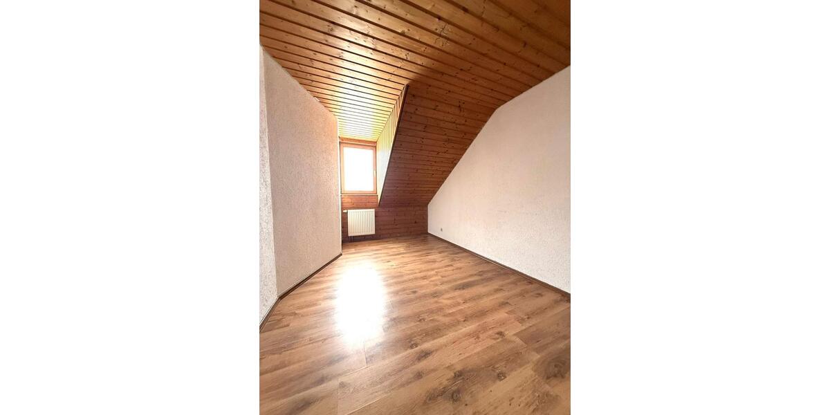 Etagenwohnung Reichenbach im Vogtland - 3 Zimmer, 78 m&sup2;, 546&euro; | Angebot:26232053