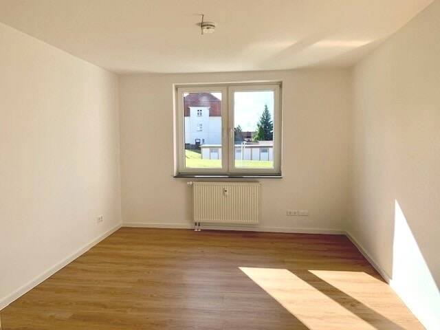 Etagenwohnung Reichenbach - 3 Zimmer, 62 m&sup2;, 400&euro; | Angebot:26065680