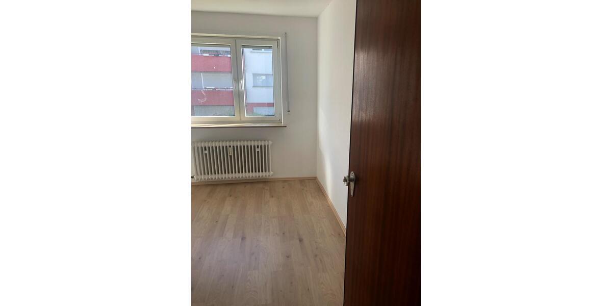 Etagenwohnung Weisenheim am Sand - 3.5 Zimmer, 90 m&sup2;, 925&euro; | Angebot:26250620
