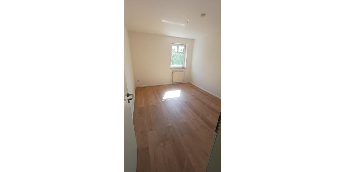 Etagenwohnung Langenhagen Engelbostel - 4 Zimmer, 120 m&sup2;, 1.190&euro; | Angebot:26365605