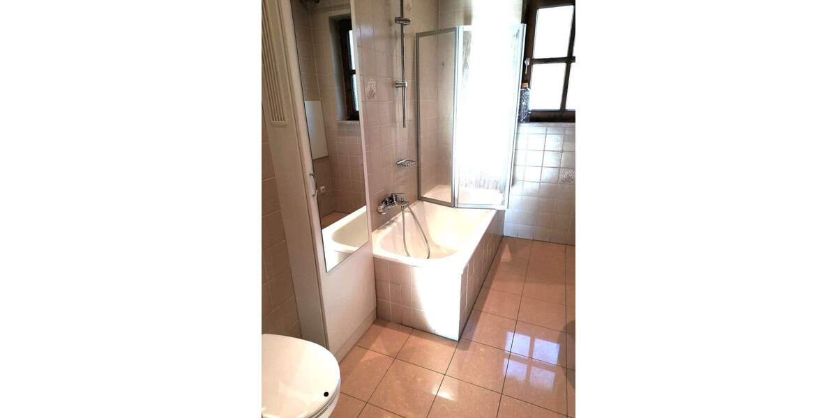 Sonnige Wohnung im 01. OG mit Kachelofen - 2 Zimmer- im OT Solla 2 zimmer