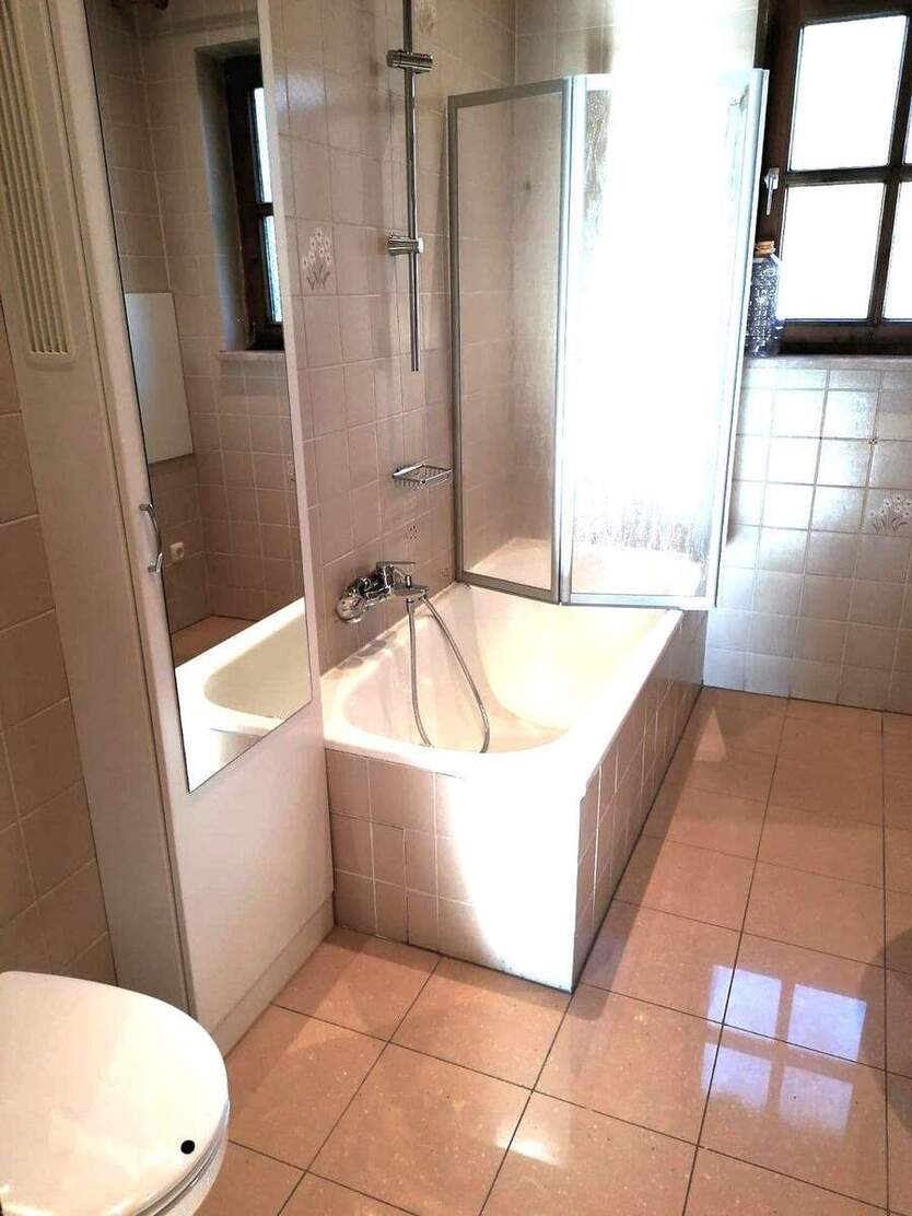 Sonnige Wohnung im 01. OG mit Kachelofen - 2 Zimmer- im OT Solla 2 zimmer