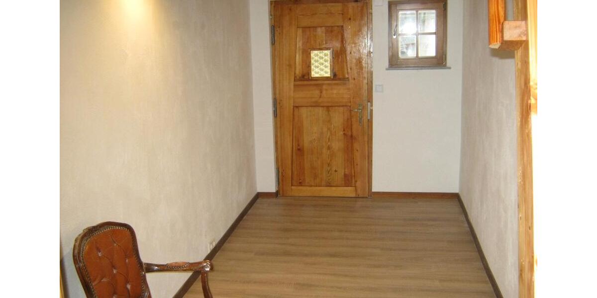Erdgeschoßwohnung Bad Urach - 1 Zimmer, 14 m&sup2;, 350&euro; | Angebot:26654932