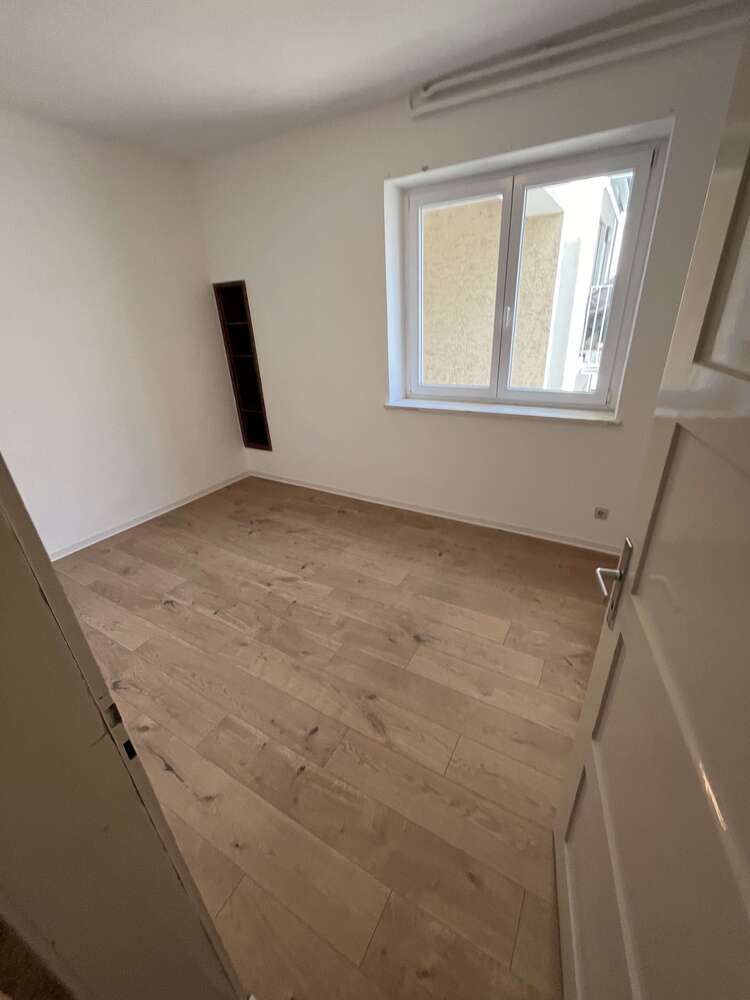 Wohnung zum Mieten in Stuttgart 280 € 12 m²