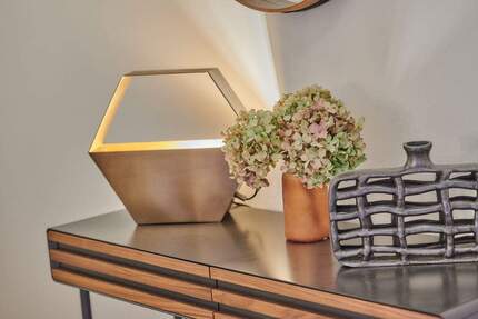 ERSTEBEZUG NACH RENOVIERUNG IN 2026 - Erdgeschosswohnung mit Balkon und Tageslichtbad. Zentraler geht es kaum 4 zimmer