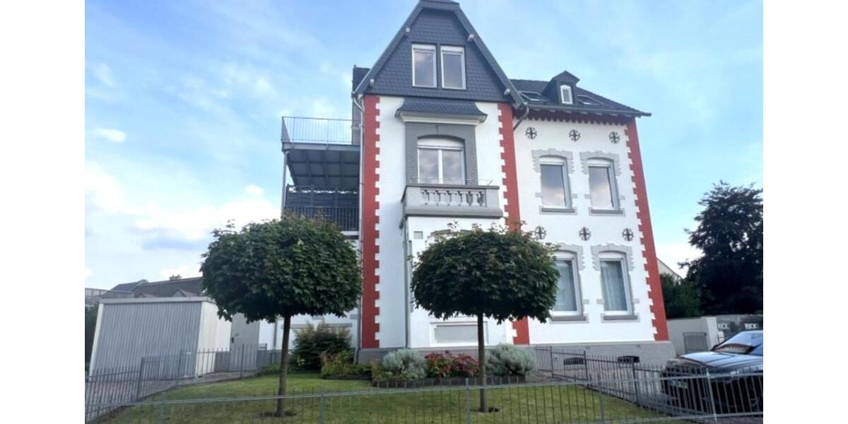 Großzügige 2-Zimmer-Wohnung im hochwertig sanierten Altbau mit traumhaften Bad und Balkon 2 zimmer