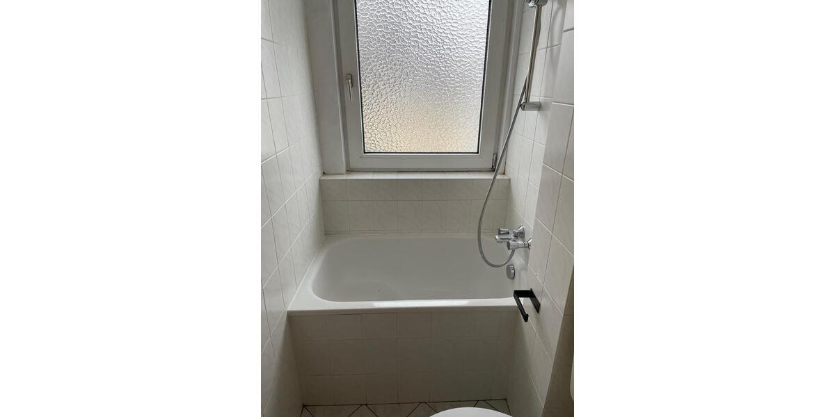 Dachgeschoßwohnung Flensburg Fruerlund - 2 Zimmer, 35 m&sup2;, 497&euro; | Angebot:24976839