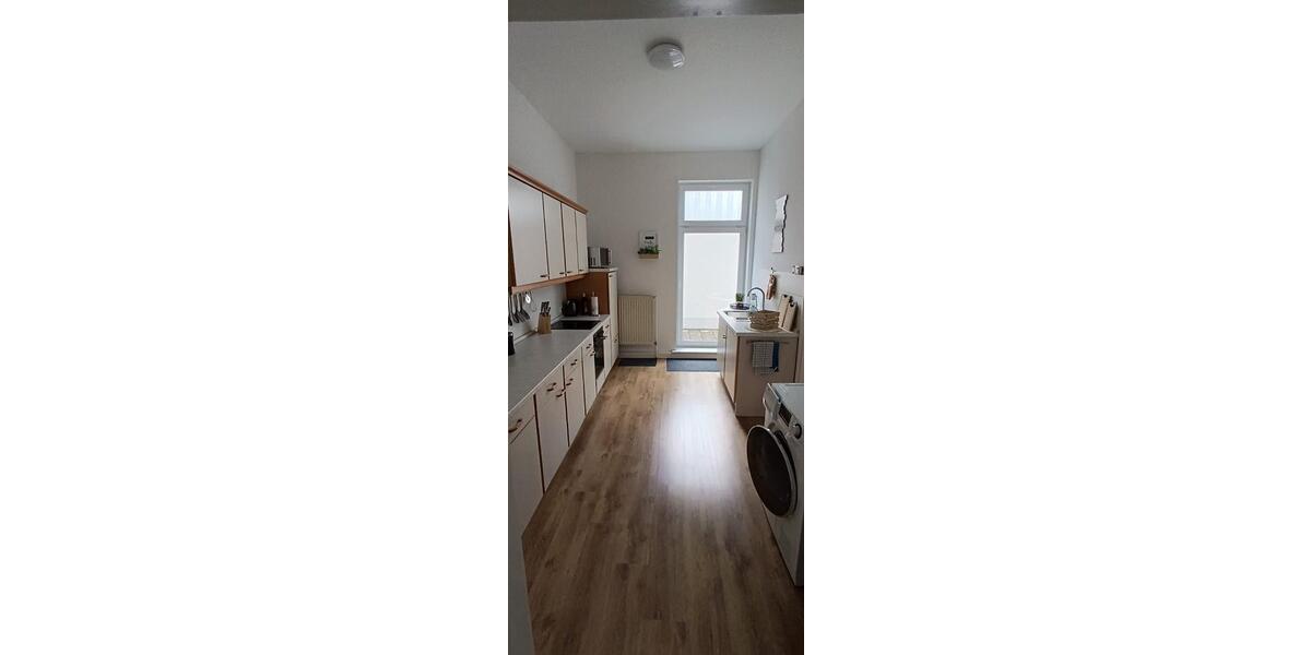 2 Zimmer Wohnung in zentraler Lage mit kleinem eigenem Innenhof zimmer