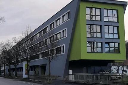 Eine Wohnung in Marburg direkt Bahnhof Möbeliert & Parkplatz 1 zimmer