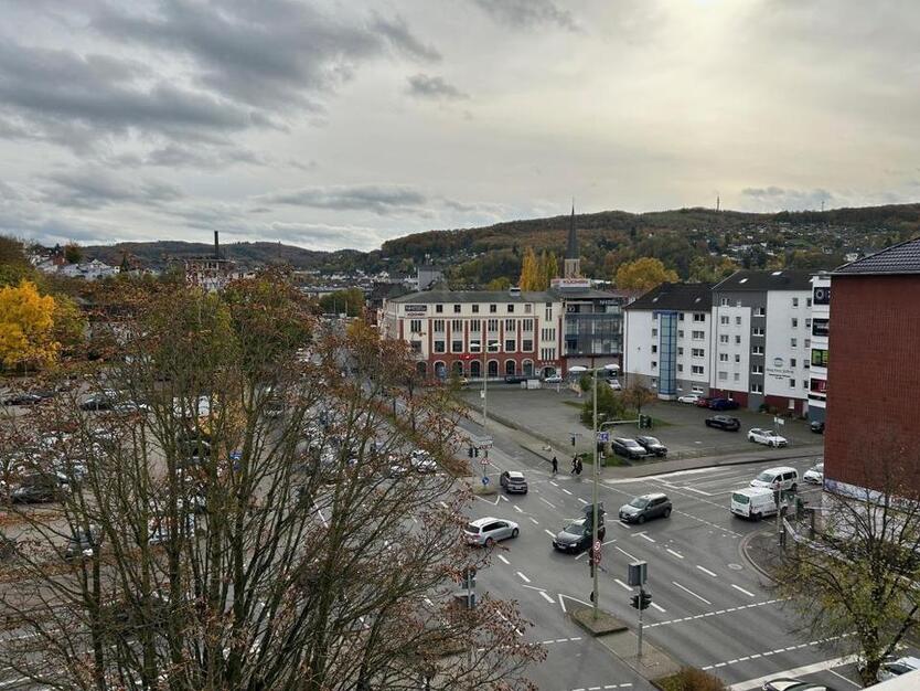 2 Zimmer Wohnung in der City mit traumhaftem Ausblick zimmer