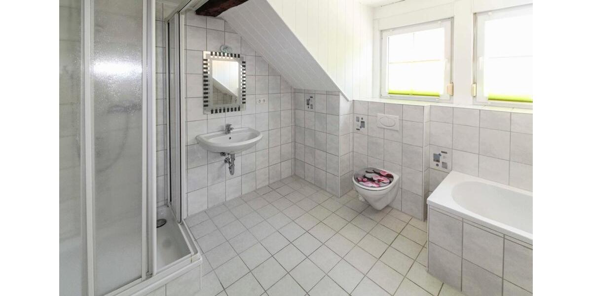 Dachgeschoßwohnung Rühen - 3 Zimmer, 68 m&sup2;, 550&euro; | Angebot:24751427