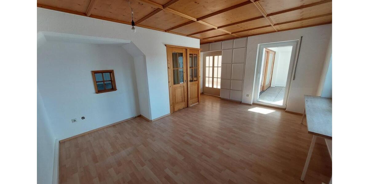 Erdgeschoßwohnung Neukirch - 4 Zimmer, 113 m&sup2;, 1.020&euro; | Angebot:25196132