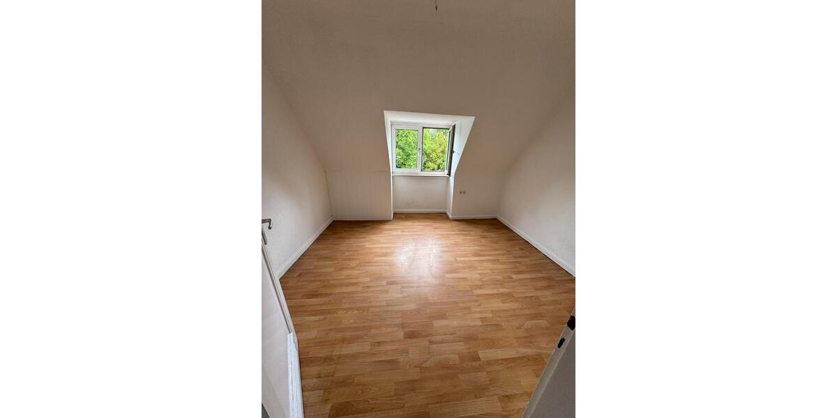 Dachgeschoßwohnung Kassel Harleshausen - 2 Zimmer, 36 m&sup2;, 560&euro; | Angebot:26648519