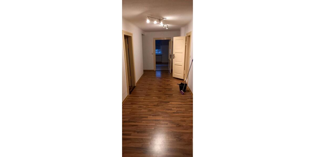Erdgeschoßwohnung Oschersleben (Bode) - 4 Zimmer, 121 m&sup2;, 890&euro; | Angebot:26586333