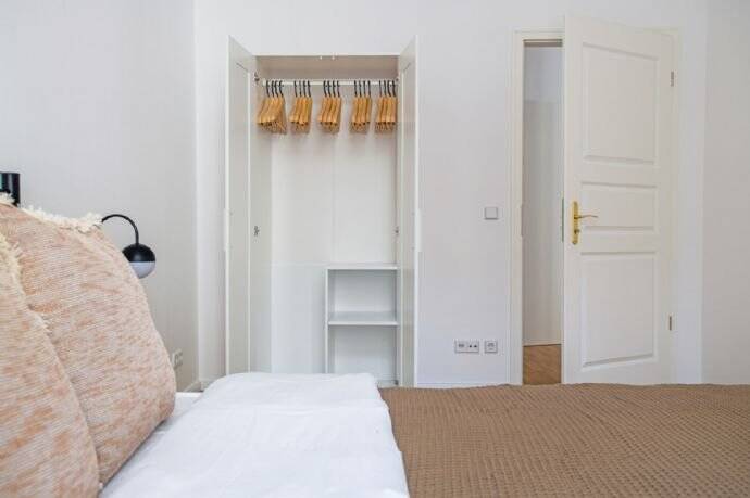 Etagenwohnung Berlin Schöneberg - 5 Zimmer, 140 m&sup2;, 2.310&euro; | Angebot:26196253