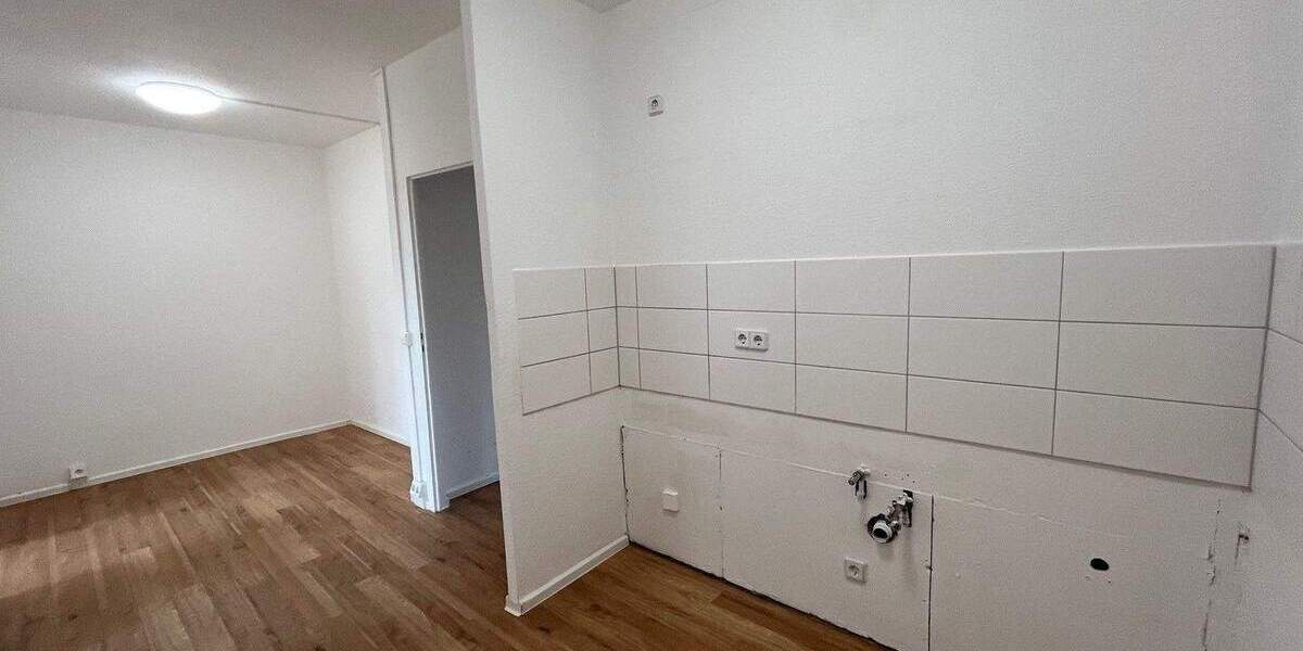 Etagenwohnung Zwickau Neuplanitz - 3 Zimmer, 60 m&sup2;, 250&euro; | Angebot:26826640