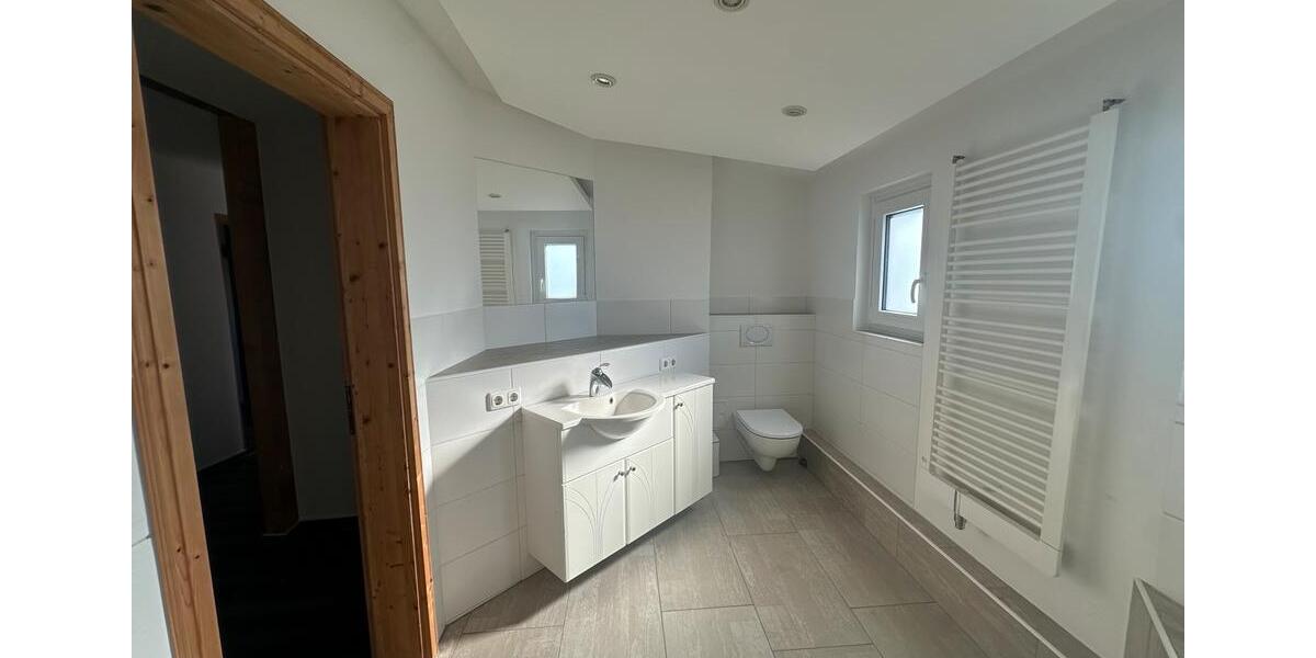 Dachgeschoßwohnung Arnstadt - 3 Zimmer, 80 m&sup2;, 850&euro; | Angebot:26549036