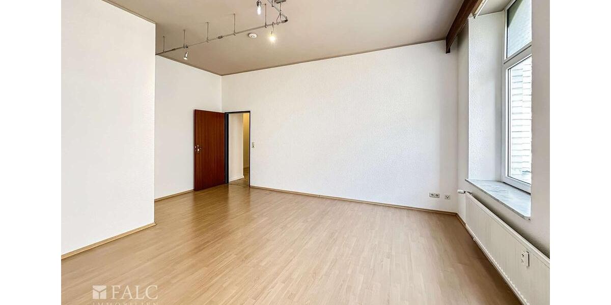 Stilvoll wohnen mit Altbaucharme – 3-Zimmer-Wohnung mit Aufzug und Stellplatz! 3 zimmer