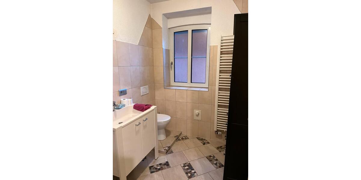 Wohnen auf Zeit Bruchsal - 4 Zimmer, 160 m&sup2;, 495&euro; | Angebot:25088463