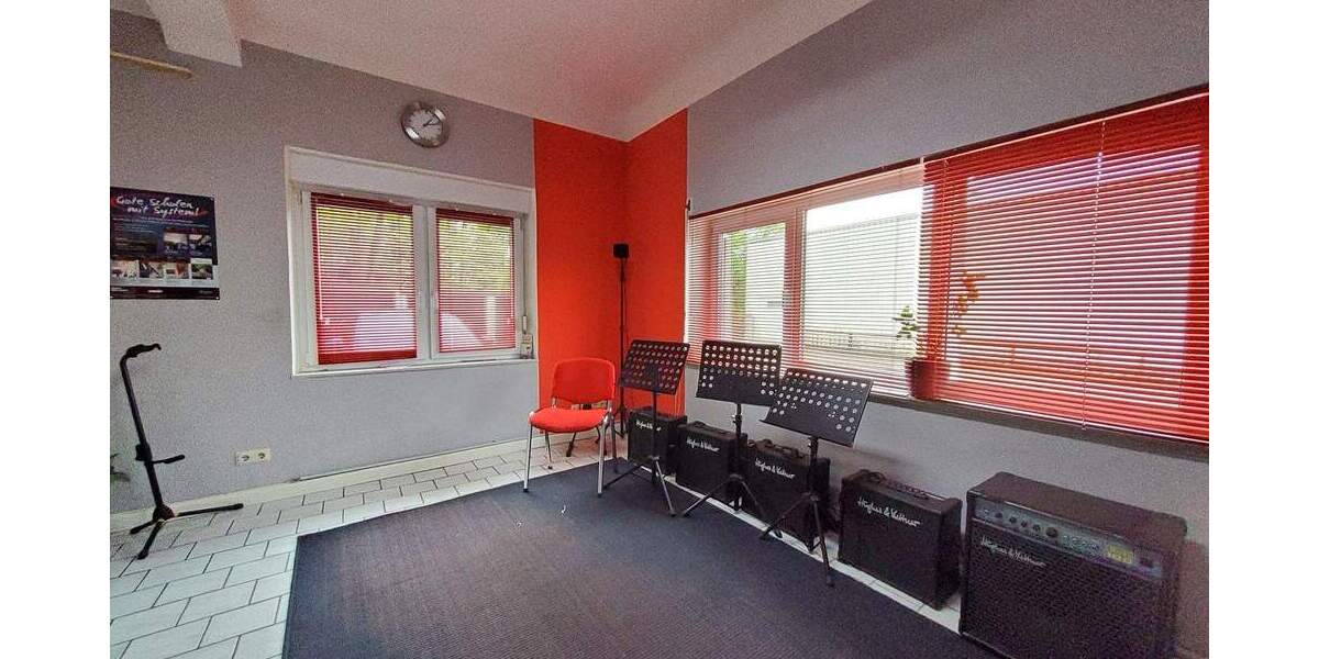 MERZIG-STADTNAH - GEWERBEFLÄCHE MIT CA. 106 m² - 4 ZIMMER UND GETRENNTE WCs 4 zimmer