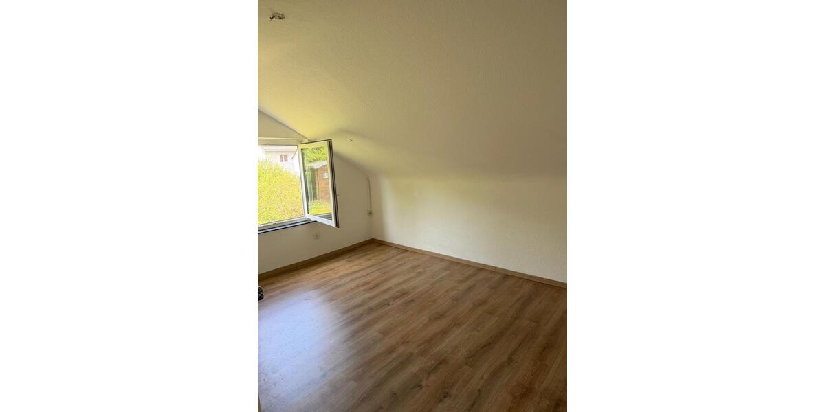 Dachgeschoßwohnung Bad Hersfeld - 2 Zimmer, 65 m&sup2;, 880&euro; | Angebot:26357448