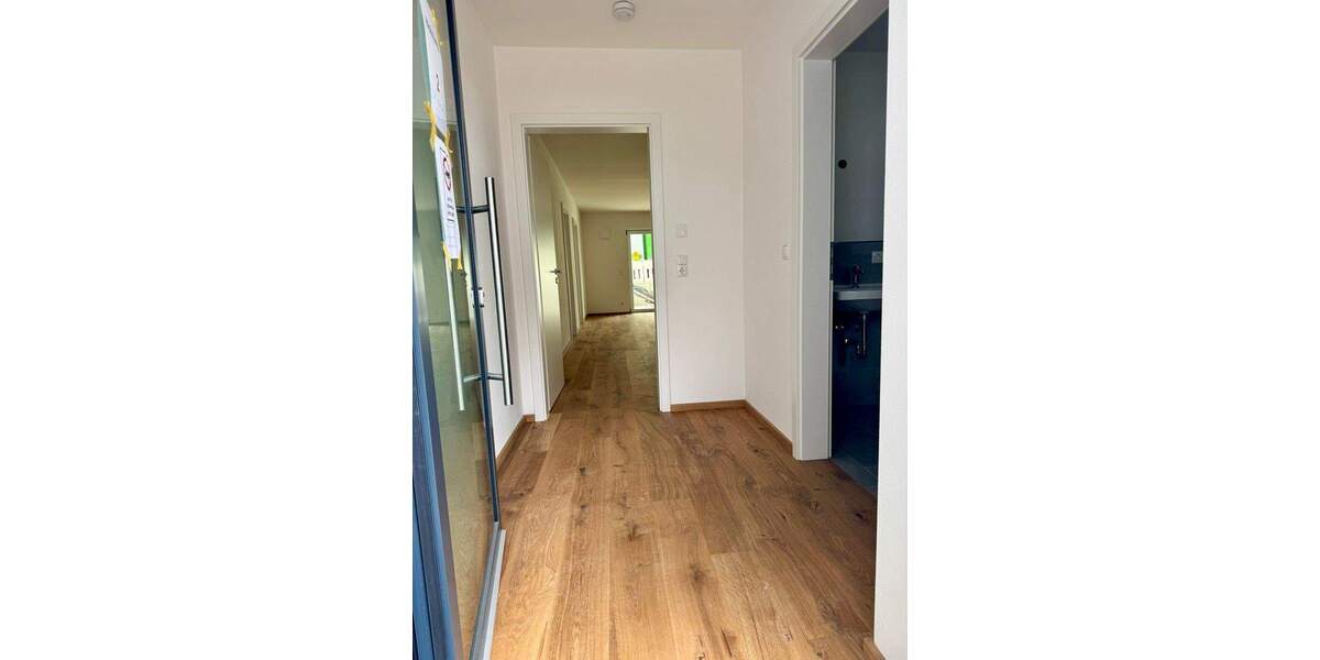 Etagenwohnung Deggendorf - 2 Zimmer, 72 m&sup2;, 930&euro; | Angebot:24967531