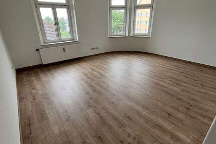 Erstbezug nach Renovierung - Helle 3-Raumwohnung mit Dusche und Badewanne im 3 zimmer