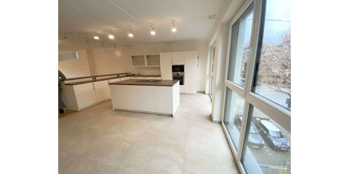 Etagenwohnung Wiesbaden Südost - 3 Zimmer, 195 m&sup2;, 2.200&euro; | Angebot:25138086