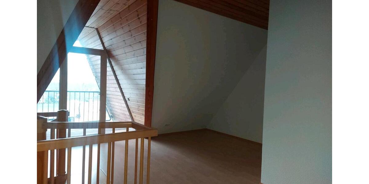Helle 2 Raum-Maisonette-Wohnung im DG mit Balkon in Kölsa 2 zimmer