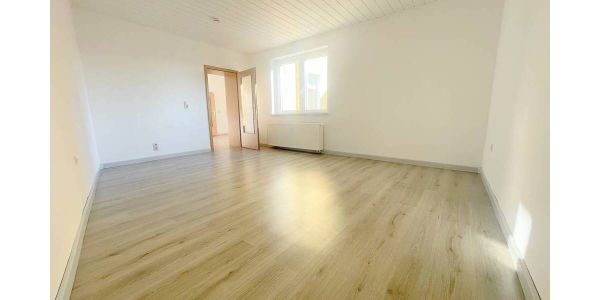 Etagenwohnung Lützen - 4 Zimmer, 110 m&sup2;, 850&euro; | Angebot:23957746