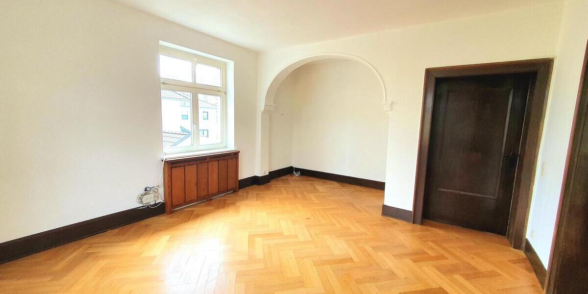 Exklusive 5-Zimmer-Wohnung in schöner Villa. Mit eigenem Gartenbereich. 5 zimmer