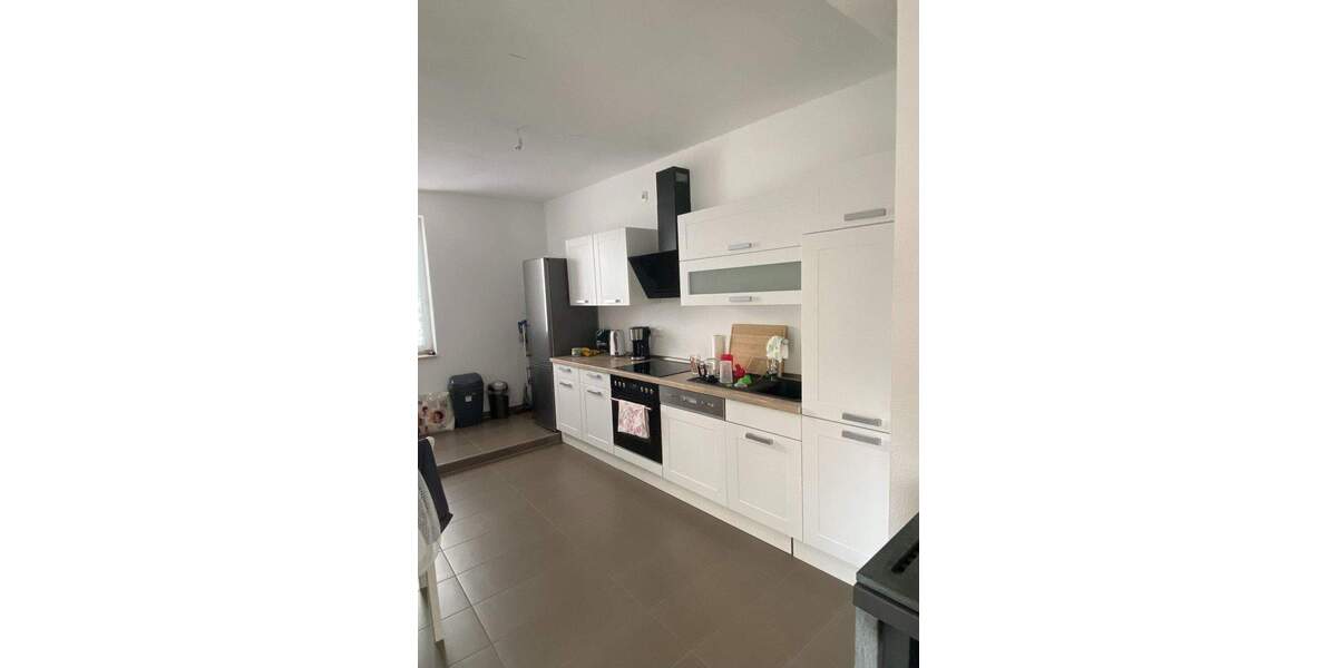 *** Schicke Stadtwohnung DG | Balkon | Kamin | Stellplatz | Einbauküche *** 2 zimmer